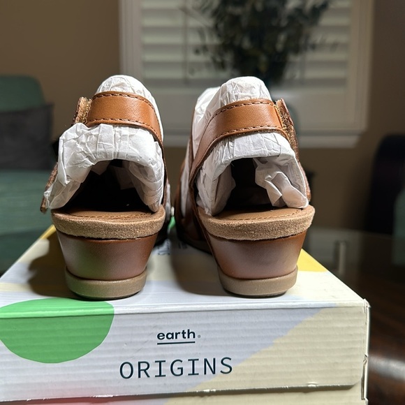 Earth Origins Poppy Wedge Sandal size‎ 8 wide Camel color - Picture 5 of 10
